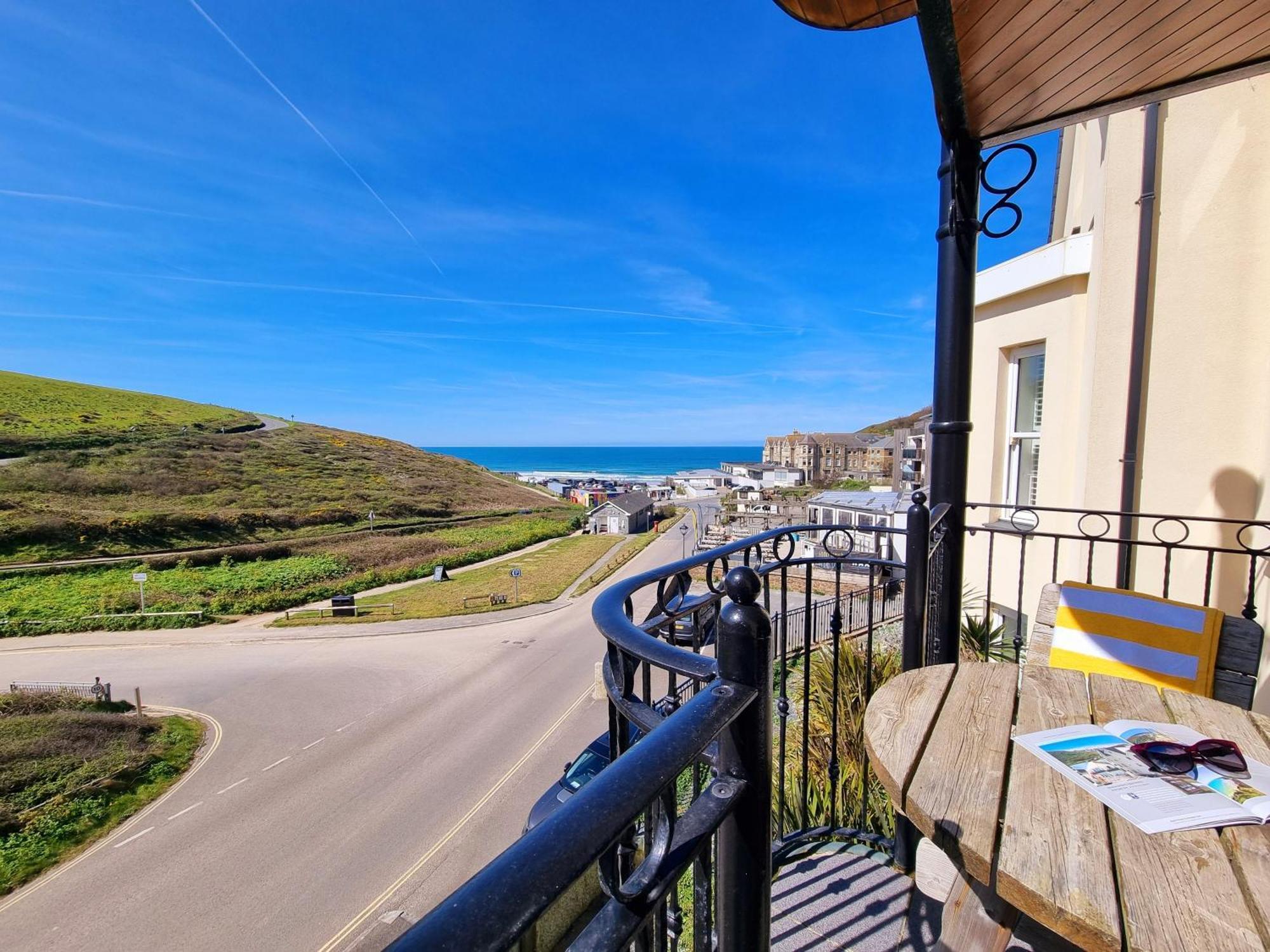 Beachcombers Apartments Newquay  Exterior photo
